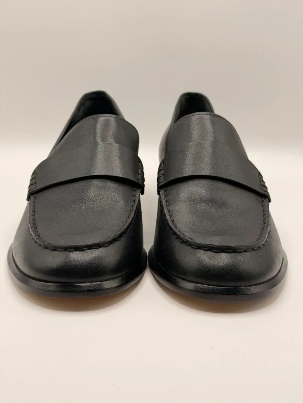 Vince Women Nelli Black Leather Loafer Sz 8.5